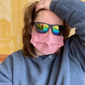 Meet your Posher, Casey